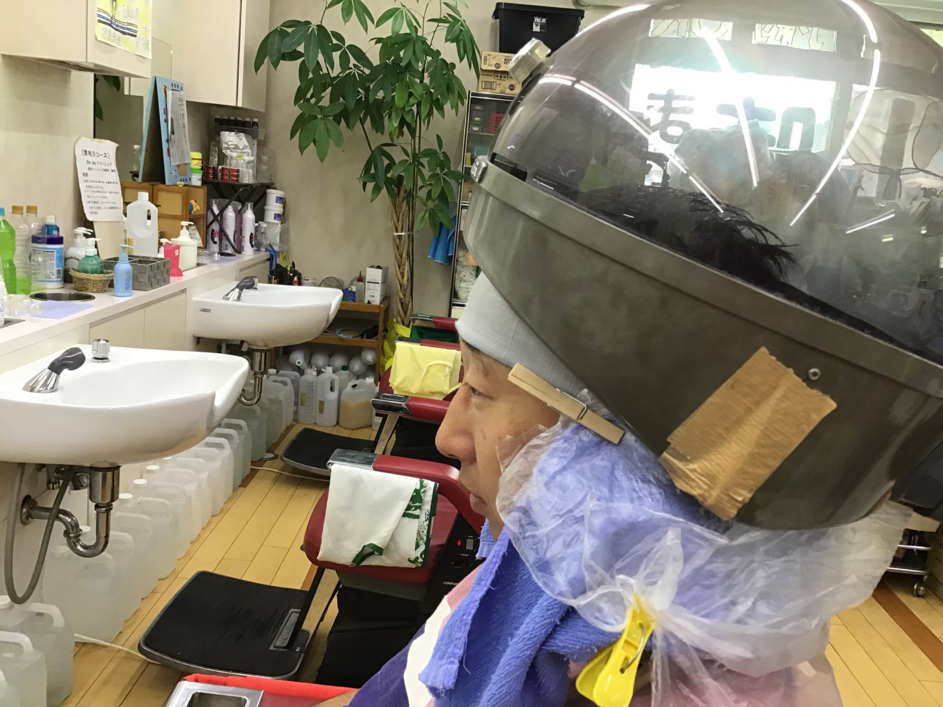 岡山市のヘアサロン育毛剤・発毛剤に詳しい理容室・さんぱつひろばです！