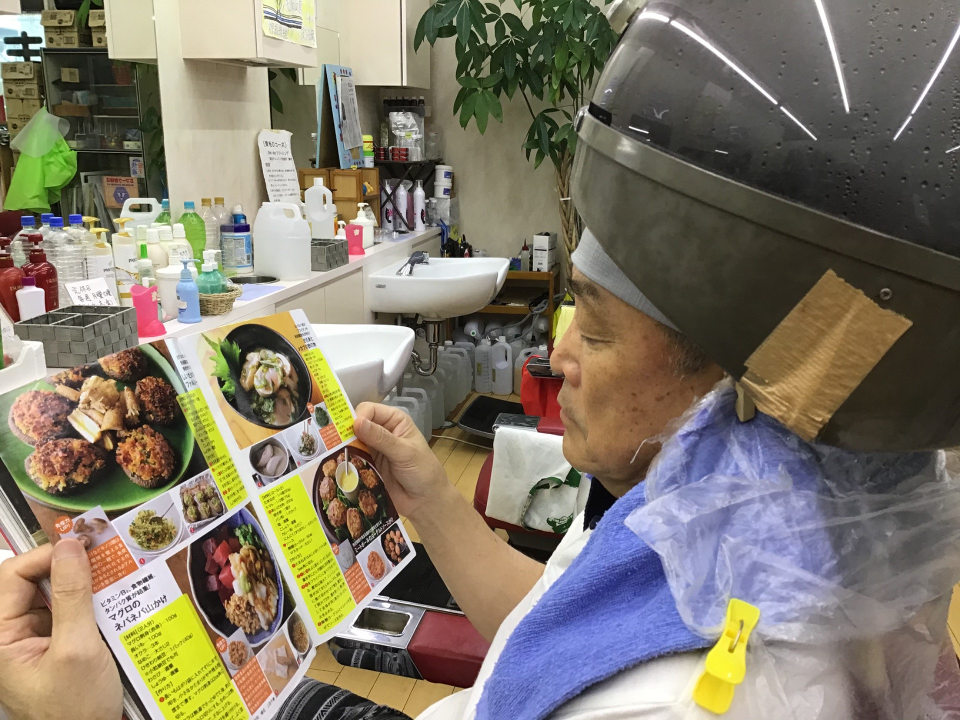 岡山市のヘアサロン髪の毛の悩み相談を受けている理容室・さんぱつひろばです！