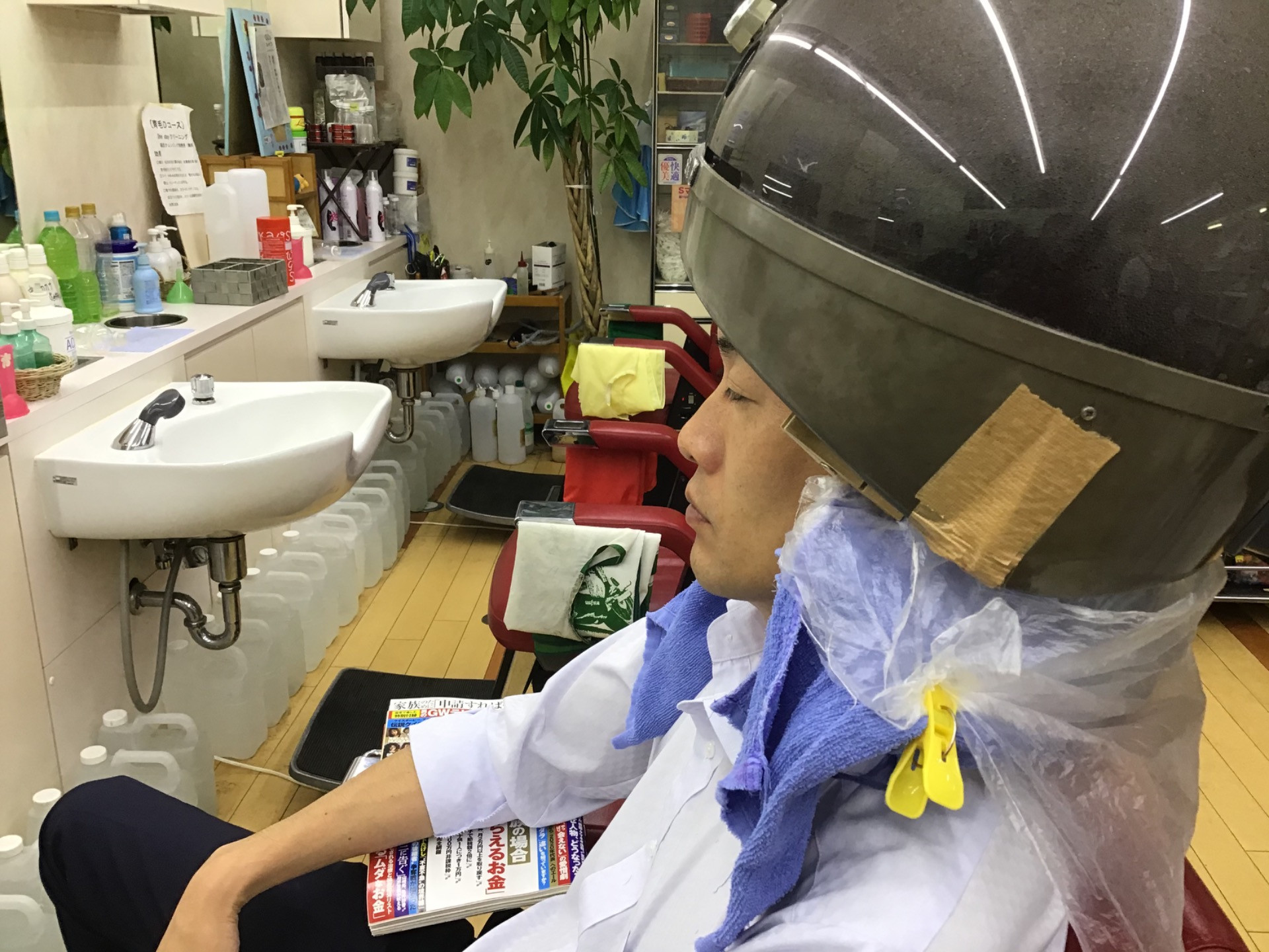 岡山市のヘアサロン抜け毛の悩み相談を受けている美容室・さんぱつひろばです！