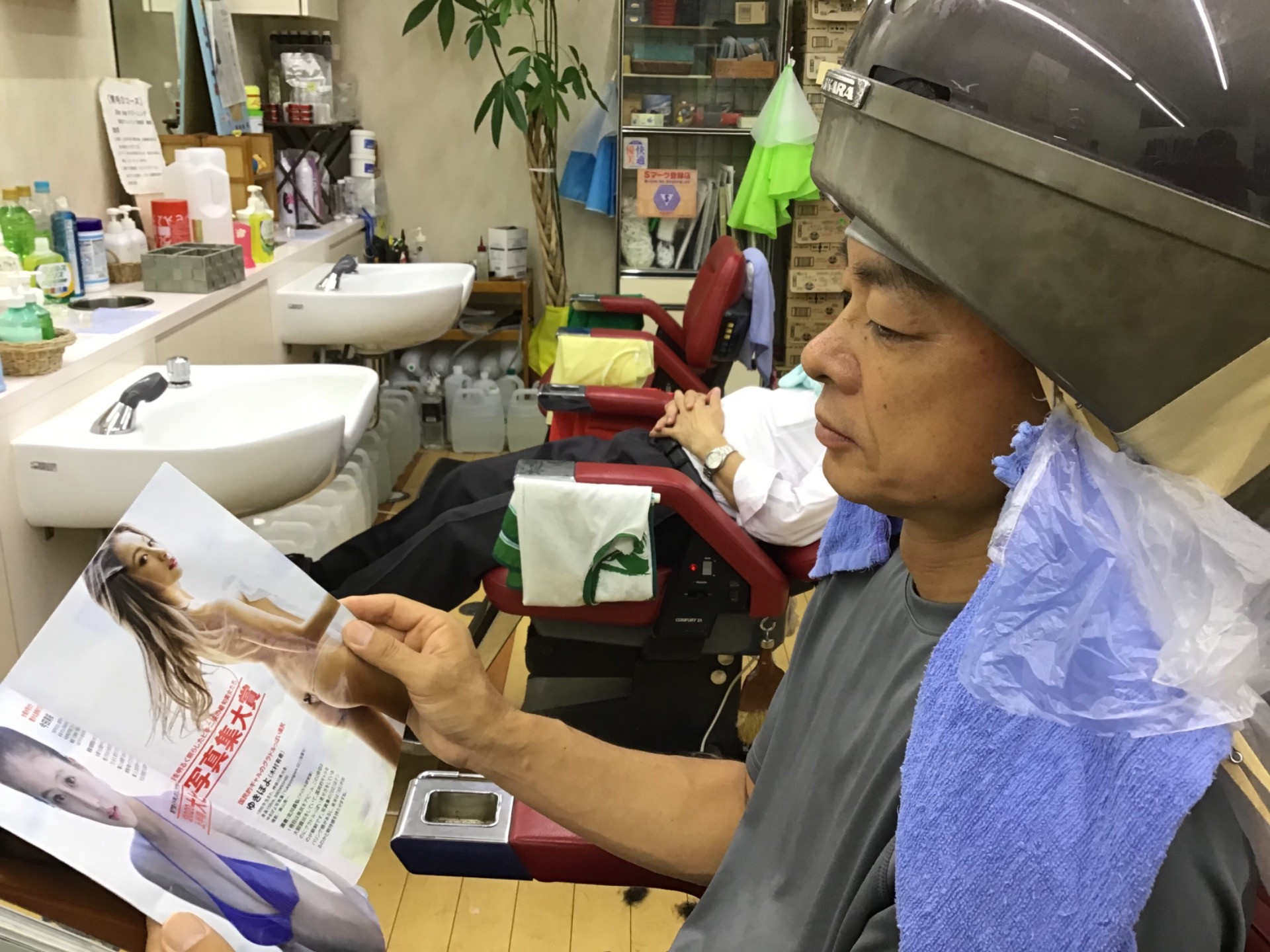 岡山市のヘアサロン髪の毛の栄養の事で相談を受けた理容室・さんぱつひろばです！