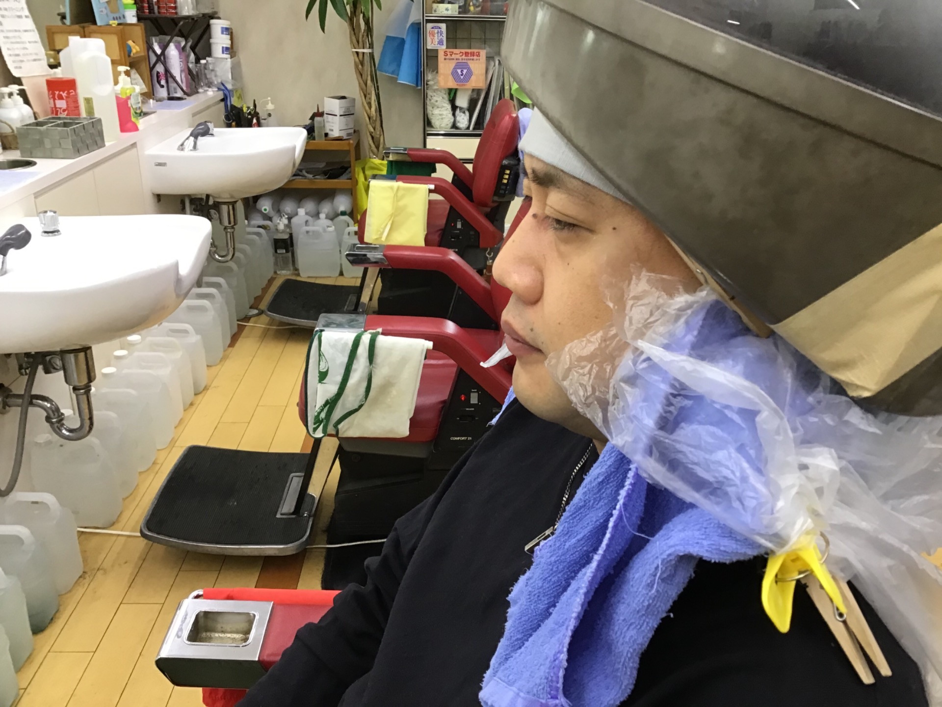 岡山市のヘアサロン抜け毛予防の相談を受けている美容室・さんぱつひろばです！