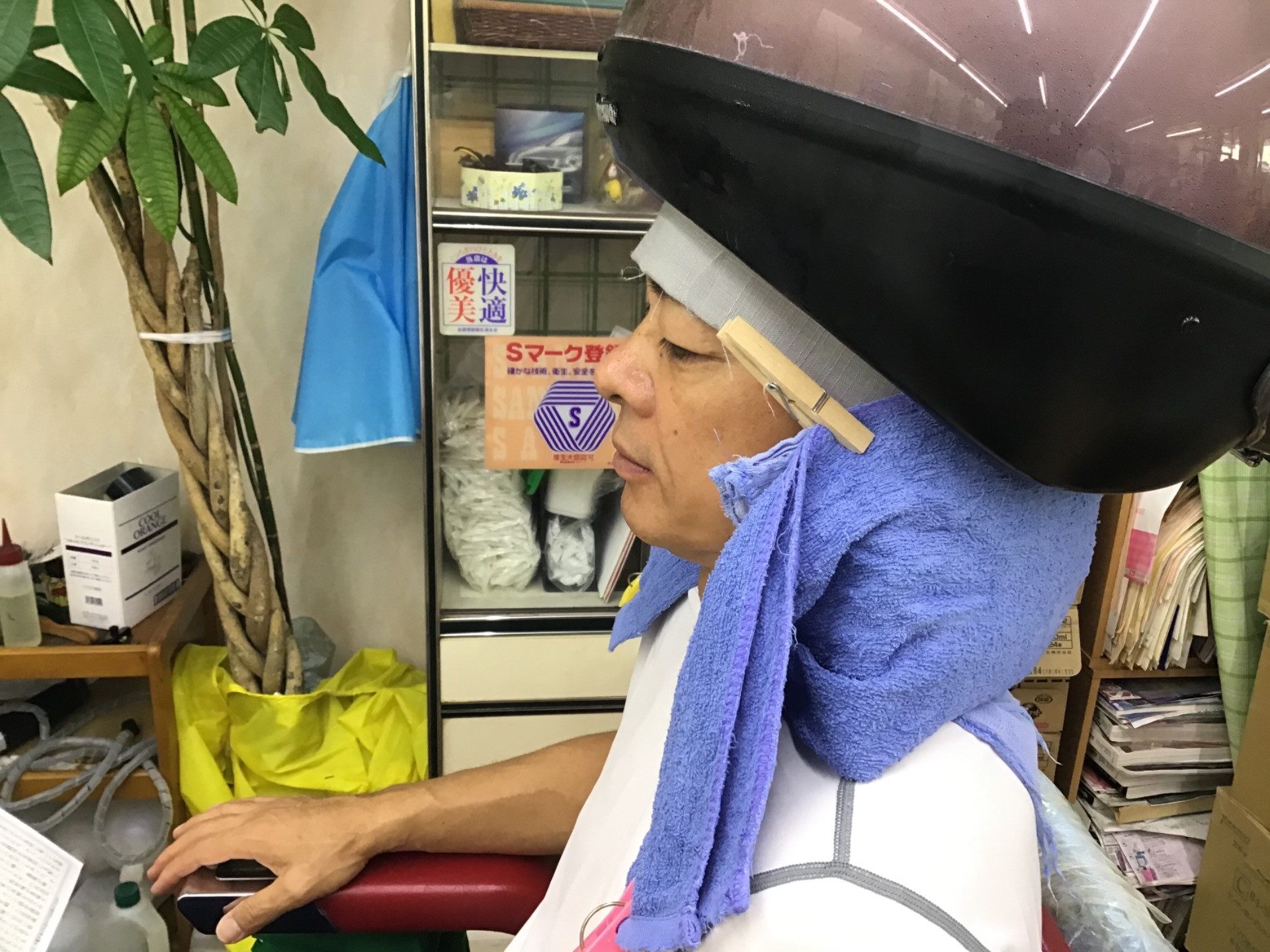 岡山市のヘアサロン女性の抜け毛・薄毛の相談を受けている美容室・さんぱつひろばです！